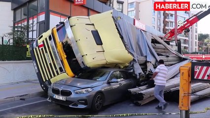 İzmir Buca'da Tırın Devrilmesi Sonucu İki Yaralı