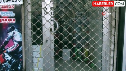 Kucağındaki Bebekle Hırsızlık Yapan Kadın Kamerada