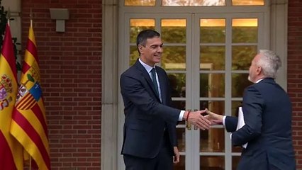 Pedro Sánchez recibe al presidente de Aragón, Jorge Azcón, en La Moncloa