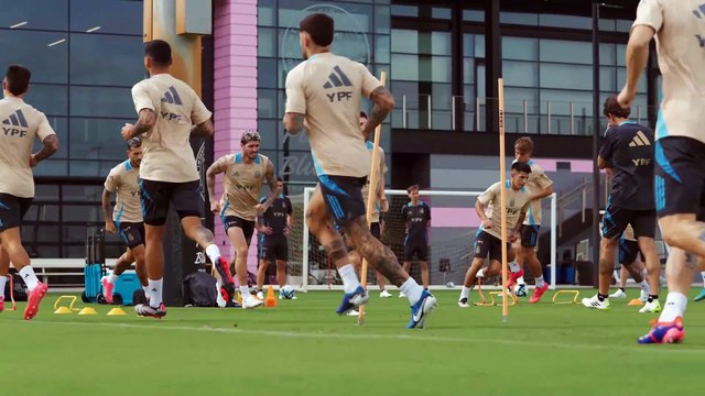La selección de Argentina entrenó en Miami antes de viajar a Venezuela por las Eliminatorias 2026