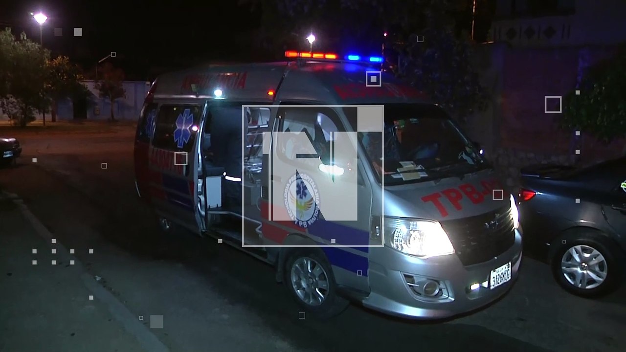 ¡No le quisieron pagar! Pasajeros golpearon a un taxista y su vehículo sufrió destrozos