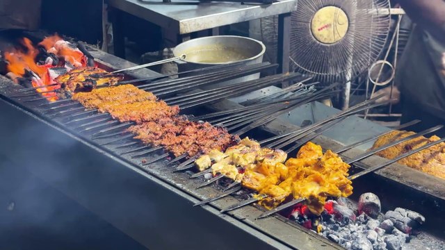 2600 Rs/- Fast Food Deal From Nannah Foods Karachi | Best Restaurant In Karachi | Street Food