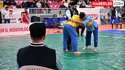 Yozgat'ta Kuşak Güreşleri Türkiye Şampiyonası Düzenlendi