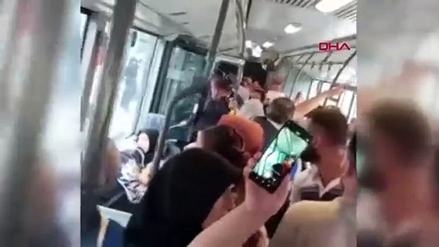 BURSA Engelli oğulları ile dolu otobüse binemeyen çift, aracın önüne geçip hareketine izin vermedi