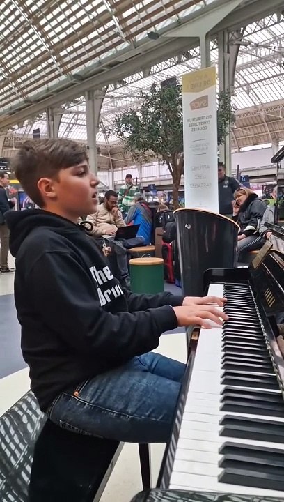 Titouan (Eurovision Junior) reprend "Fallin" d'Alicia Keys au piano