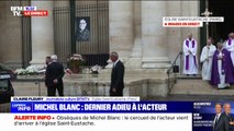 Le cercueil de Michel Blanc entre dans l'église Saint-Eustache