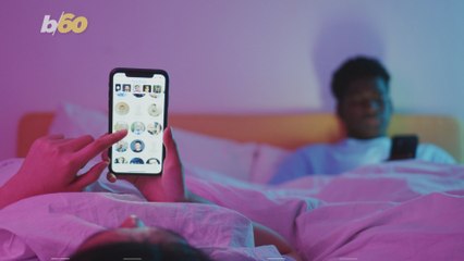 Here's The Difference On How Men Use Dating Apps Versus How Women Do, According To Science