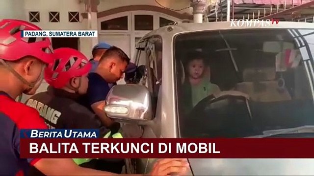 Detik-Detik Petugas Damkar Evakuasi Balita di Padang, Terkunci dalam Mobil selama 30 Menit