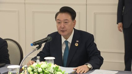 한일 정상 "셔틀외교 포함한 활발한 소통으로 한일관계 발전 도모" / YTN