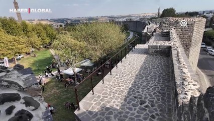 Diyarbakır surlarının bazı burçları için önlem: Düşme riskine karşı korkuluk takılıyor