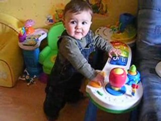 MAXENCE TOUJOURS DEBOUT