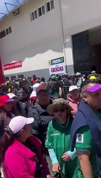 Largas filas de hinchas para ingresar a villa ingenio