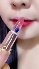 Tải video: un lápiz labial de flores claro