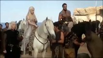 Escena de sexo de la noche de bodas de Daenerys y Drogo | Game of Thrones