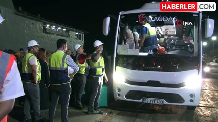 Lübnan'dan tahliye edilen 558 Türk vatandaşını taşıyan ilk gemi Mersin'e ulaştı
