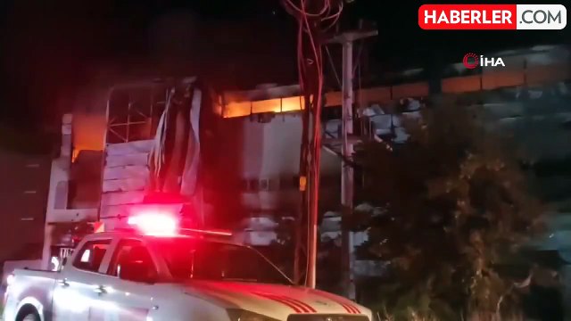 Kozmetik Fabrikasındaki Yangın 3 Saatte Kontrol Altına Alındı