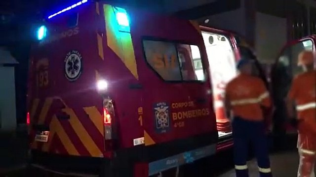 Trabalhador da coleta de lixo fica ferido ao cair de caminhão