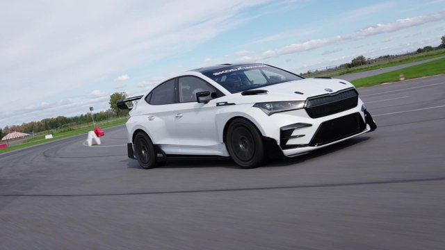 Der Skoda Enyaq RS Race - ein neues Motorsportkonzept mit nachhaltigen Ideen für Serienmodelle