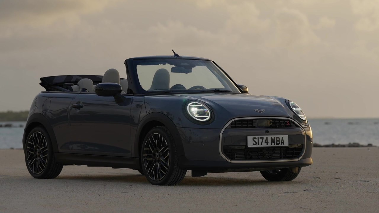 Unverwechselbarer Fahrspaß im neuen MINI Cooper Cabrio