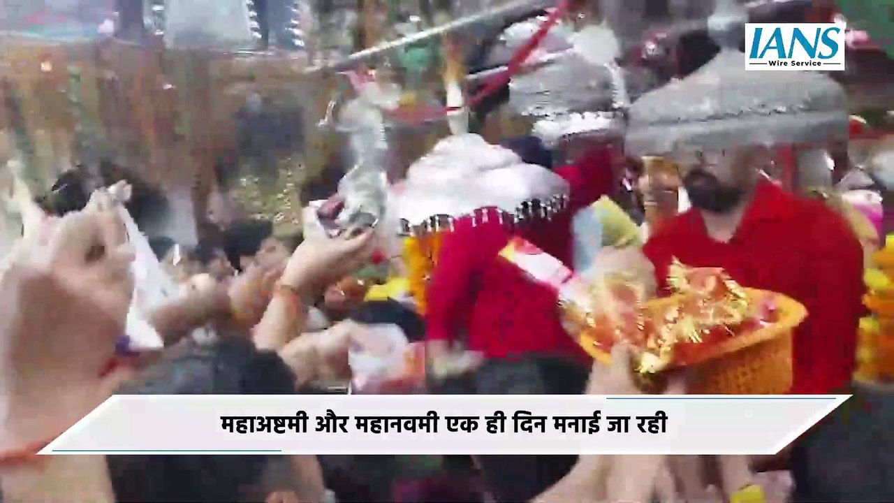 शारदीय नवरात्र की महाअष्टमी और महानवमी पर Kalkaji मंदिर में उमड़ा भक्तों का जनसैलाब