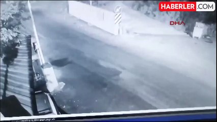 Adana'da Otomobil Kazasında Genç Sürücü Hayatını Kaybetti