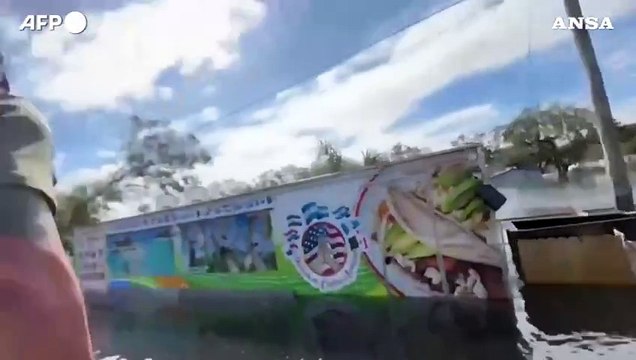 Usa, l'uragano Milton si abbate sulla Florida: 14enne salvato dalla polizia