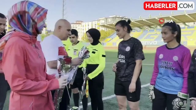 Ağrı'nın Kadın Futbol Takımından Kız Çocukları İçin Örnek Maç