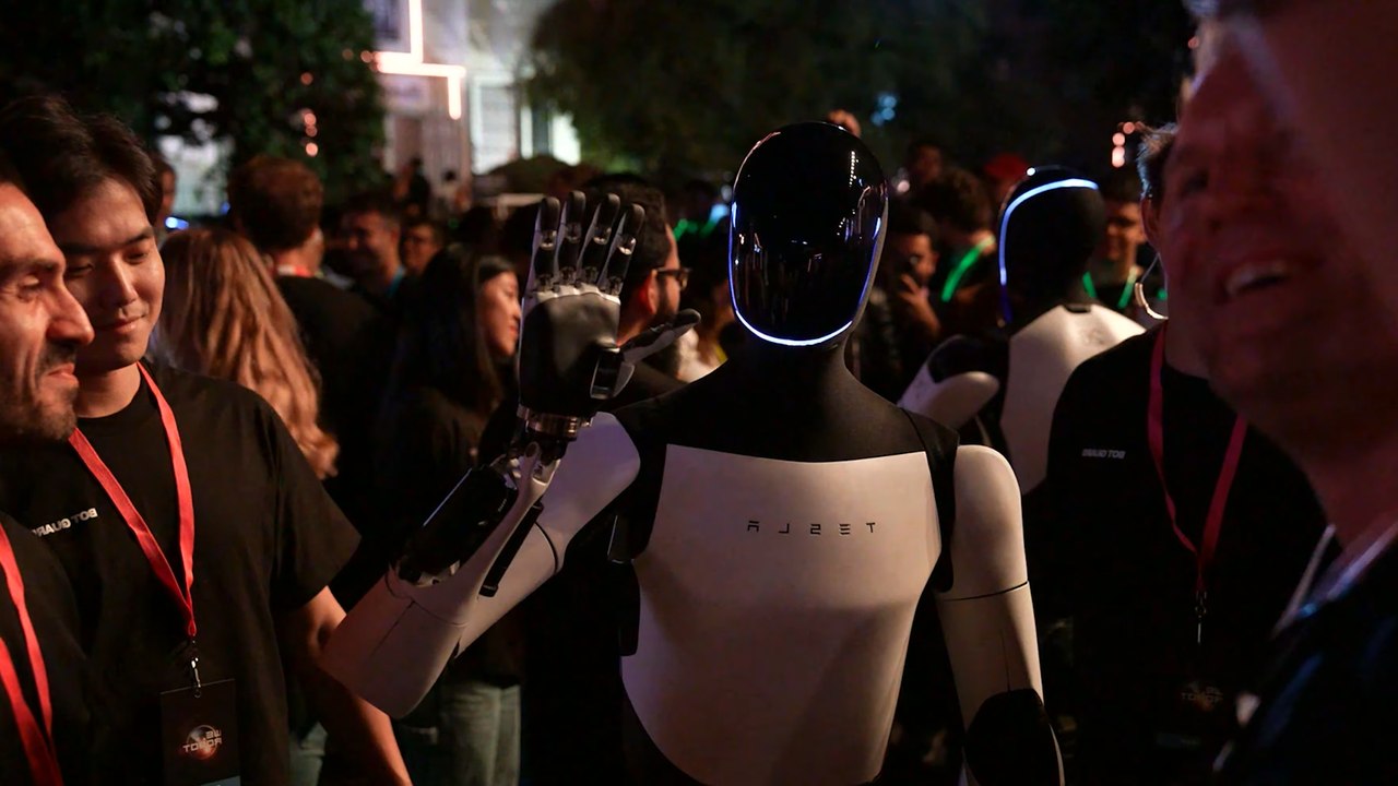 Robot taxi et robots humanoïdes, Elon Musk présente ses produits « du futur »