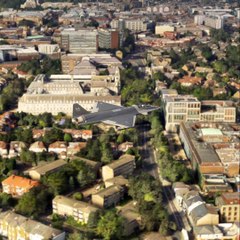 F-20 quase bate em área residencial da cidade de Londres