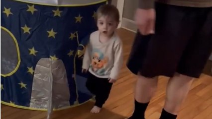 Dad pretends not to find his son during hide-and-seek