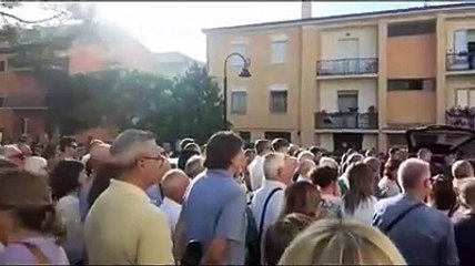 ATRI SALUTA IL FIORAIO MORTO