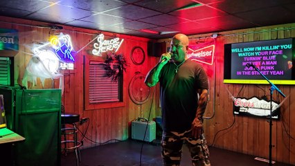 MOTLEY CRUE - TOO YOUNG TO FALL IN LOVE (PERFORMED LIVE AT SCOREZ)