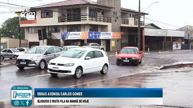 Bloqueio na Avenida Carlos Gomes causa congestionamento nesta sexta-feira (11) Com máquinas na pista e ruas fechadas, longas filas de veículos se formaram