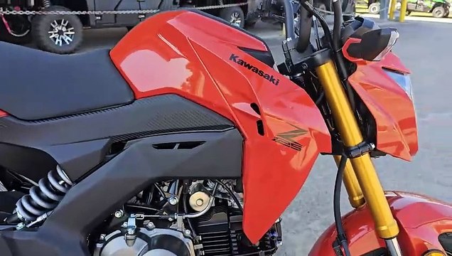 2025 KAWASAKI Z125 PRO WALK-AROUND IN PEARL ORANGE
