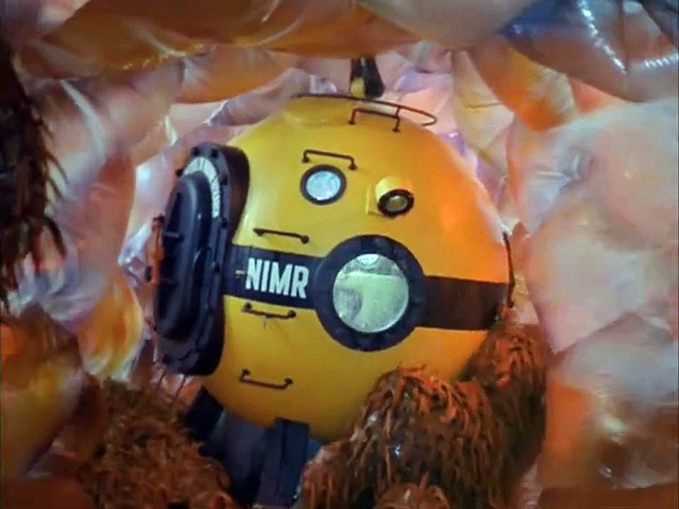 Viaje al Fondo del Mar, 02x01, Jonas y la Ballena