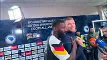 Da muss Rüdiger lachen: Rempler von Dzeko während Interview