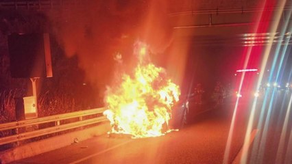 영동고속도로 대관령나들목 인근서 승용차 화재 / YTN