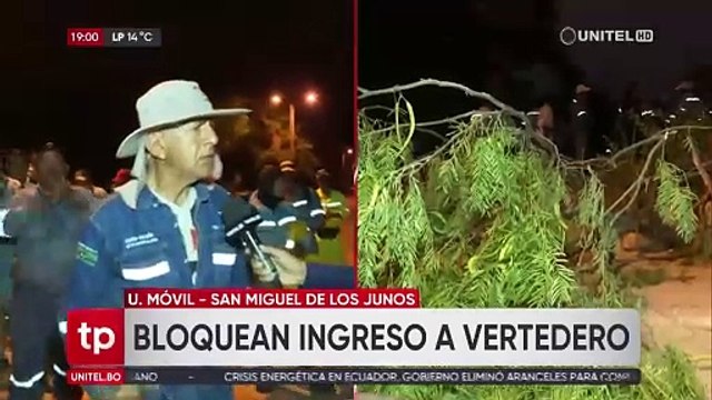 Santa Cruz: Trabajadores del vertedero municipal bloquean ingreso de camiones exigiendo pago de sueldos