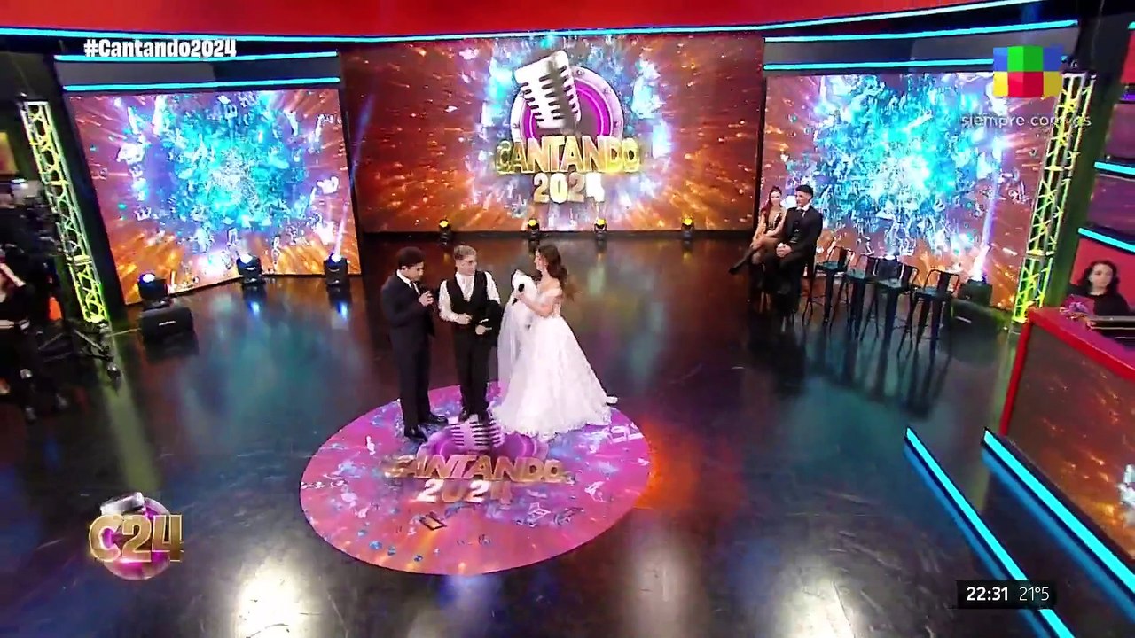 ❤  JUAN OTERO y Bianca Zoppini CON UN LOOK DE NOVIOS cantaron "Corre" de JESSE Y JOY