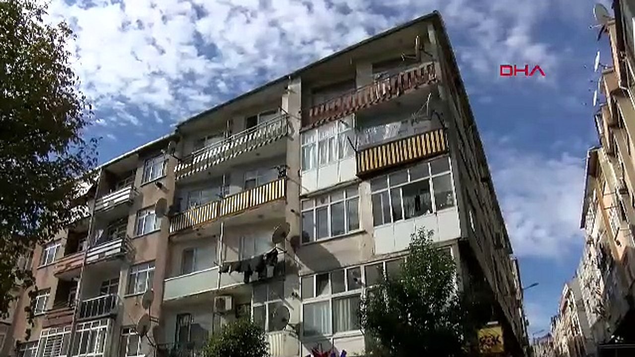 İstanbul - Bayrampaşa'da 60 yıllık 38 daireli binadan beton parçaları dökülüyor