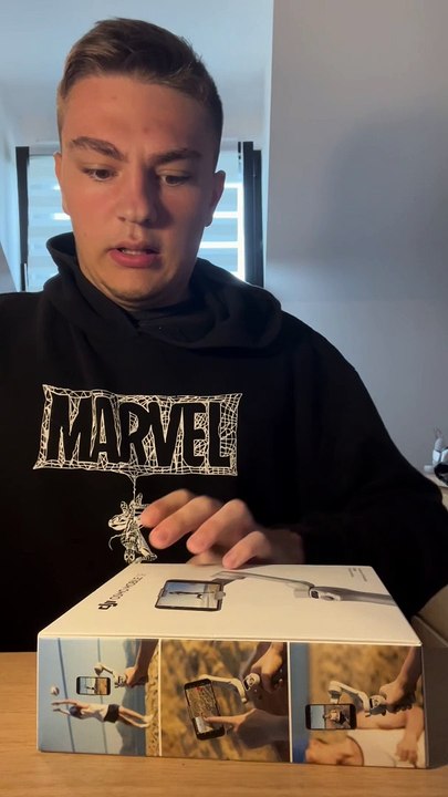 J’ai reçu le DJI Osmo Mobile SE et on fait un unboxing