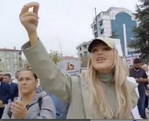 Seren Serengil’den Gebze Belediye Başkanı’na  “Sende Allah korkusu yok bizden mi korkuyorsun”
