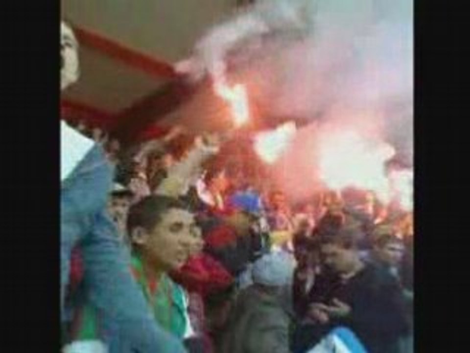 MCA 1- CABBA 0 - Craquage fumigènes des ultras du Mouloudia