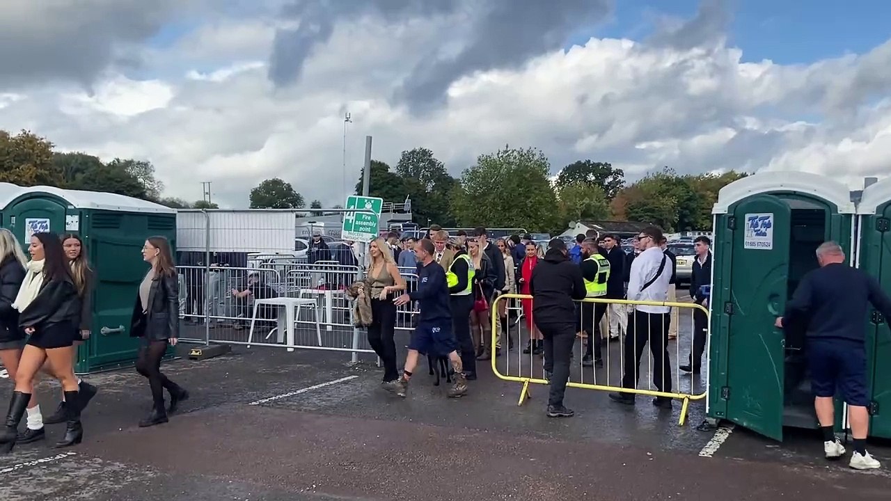 Students arrive for Invades Races Day Party in Chepstow - video Dailymotion