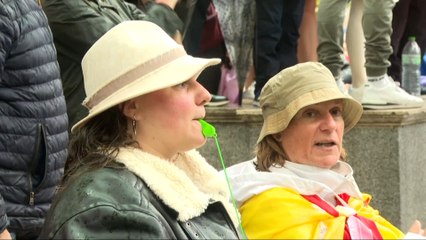 Asistentes al desfile del 12 de octubre pitan a Pedro Sánchez