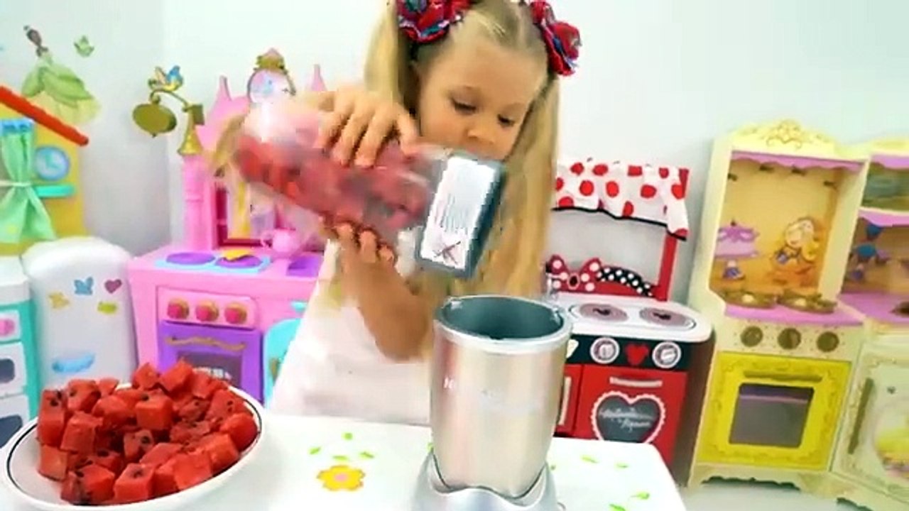 Roma_and_Diana_Pretend_Play_Funny_Stories_about_Ice_Cream(360p)