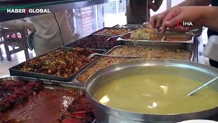 Cizreli lokantacının astığı afiş yürekleri ısıttı "Açsanız ve paranız yoksa çekinmeyin"