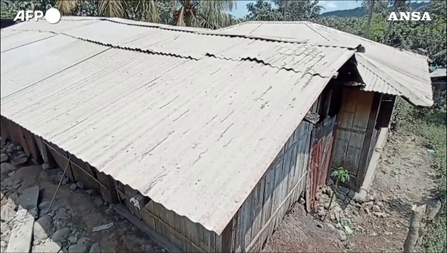Indonesia, il vulcano Lewotobi Laki-laki erutta nubi di cenere