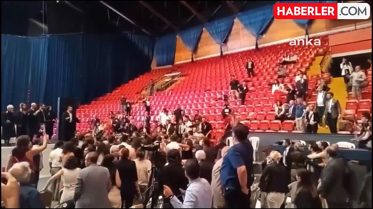 Ankara Barosu Genel Kurulu'nda Kadın Cinayetlerine Tepki Sırasında Arbede