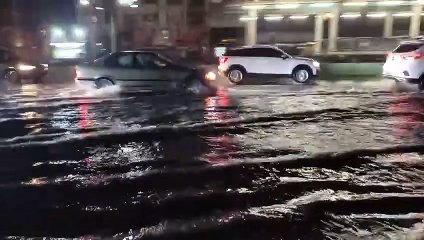 Bursa’da sağanak yağış hayatı felç etti